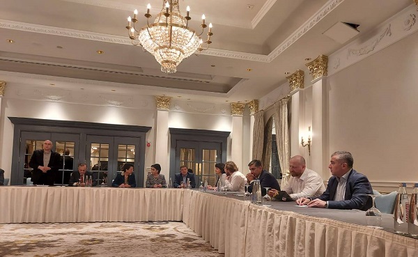 ოპოზიციურმა პარტიებმა ხელი მოაწერეს მემორანდუმს, რომელიც არჩევნებში ერთმანეთის ხმების დაცვას ითვალისწინებს