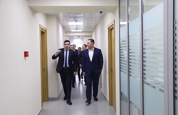 ვახტანგ გომელაურმა თბილისის პოლიციის დეპარტამენტში ახლად შექმნილი არასრულწლოვნების საქმეთა მთავარი სამმართველო მოინახულა