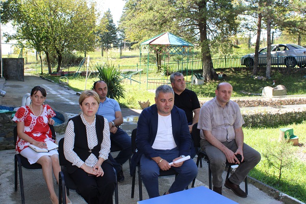 ლაშა გოგიაშვილის ინიციატივით საბავშვო ბაღების დირექტორებთან შეხვედრა გაიმართა