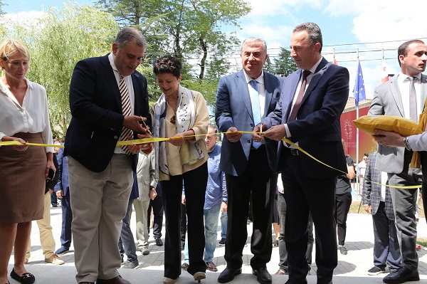 იუსტიციის მინისტრმა ჩოხატაურში საზოგადოებრივი ცენტრი გახსნა
