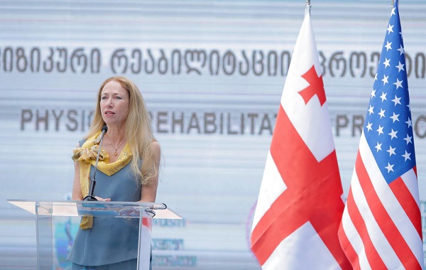 ჩვენ ქართველი ხალხის გვერდით ვდგავართ და მათთან ერთად მოვუწოდებთ რუსული აგრესიის შედეგად გაყოფილ საზოგადოებებს კვლავ გაერთიანებისკენ - აშშ-ის საელჩო