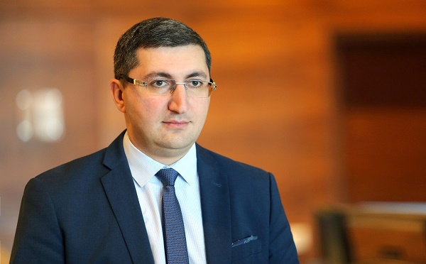 2021 წლის ბიუჯეტის პროექტით საჯარო სექტორში ხელფასები არ იზრდება - ფინანსთა მინისტრის მოადგილე გიორგი კაკაურიძე