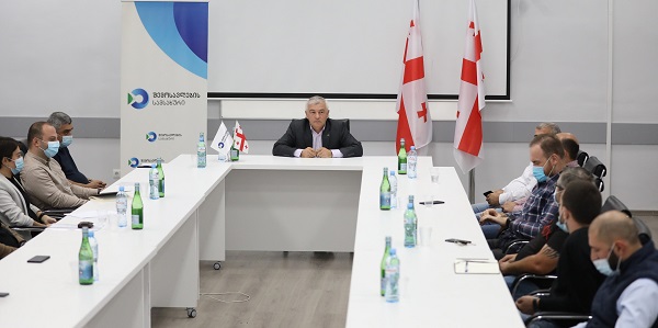 საბაჟო დეპარტამენტის უფროსის მოადგილე იმპორტიორი კომპანიების წარმომადგენლებს შეხვდა