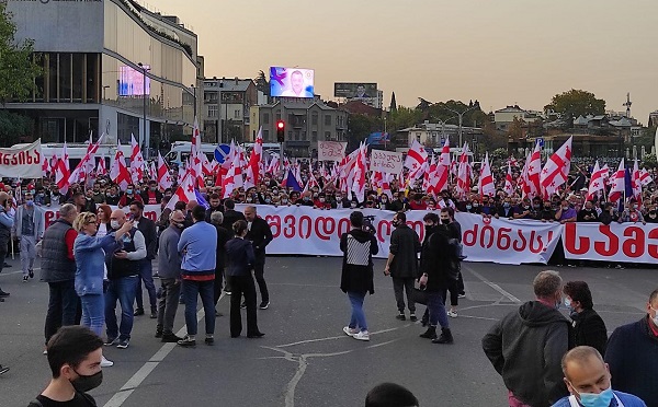 თავისუფლების მოედანზე 