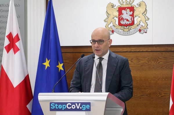 გაცილებით იოლია ყველგან გამოვიყენოთ პირბადე  და დავიცვათ მინიმალური წესები,  სხვა ყველაფერი, რაც შეზღუდვებისკენ წაგვიყვანს, დაგვაზიანებს და მეტ ეკონომიკურ ფასს გადავიხდით - ივანე მაჭავარიანი