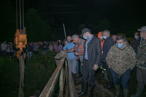 ხელვაჩაურში, სოფელ ჯოჭოში სტიქია მოხდა. მეწყერმა საცხოვრებელი სახლი მოიყოლა