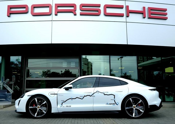 Porsche-ს პირველმა ელექტრო ავტომობილმა Taycan-მა, თბილისი ბათუმის გზა ერთი დამუხტვით გაიარა