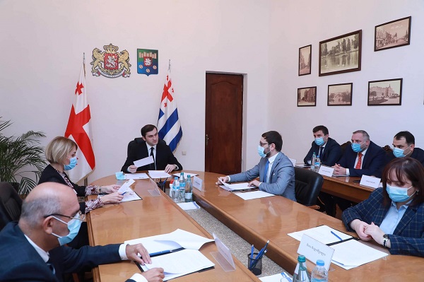 მინდა ამომრჩევლებს ხვალ განსაკუთრებული აქტიურობისკენ მოვუწოდო, რათა ერთად ვაჩვენოთ რამდენად ღირებულია თითოეული მოქალაქის თითოეული ხმა - თორნიკე რიჟვაძე