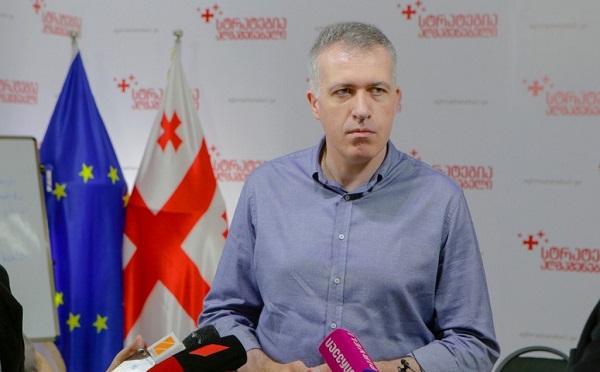 ხუთმა ოპოზიციური პარტიამ ცესკოდან საარჩევნო სიები გამოითხოვა