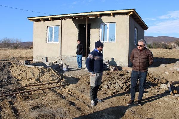 თერჯოლის მუნიციპალიტეტში სოციალურად დაუცველი სამი ოჯახის სახლების მშენებლობისათვის  ადგილობრივი ბიუჯეტიდან 100 ათასი ლარი დაიხარჯა