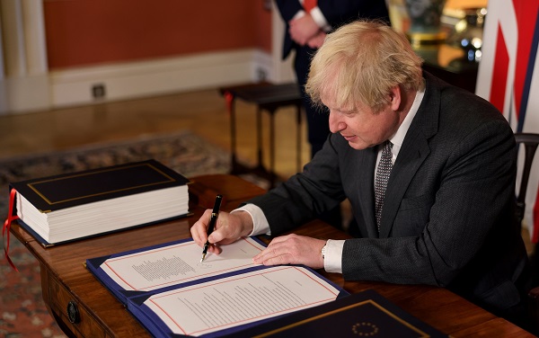ბორის ჯონსონმა ხელი მოაწერა ევროკავშირსა და ბრიტანეთს შორის შეთანხმებას