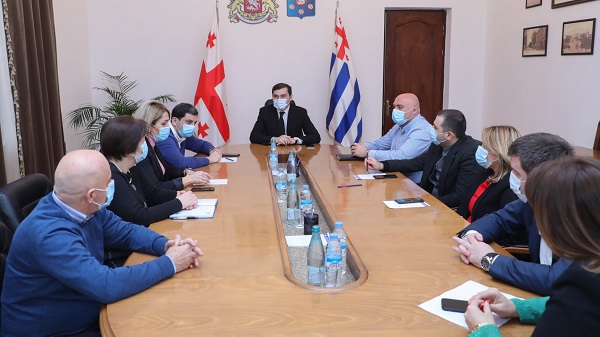 თორნიკე რიჟვაძის ხელმძღვანელობით, კორონა ვირუსთან დაკავშირებით შექმნილი ოპერატიული შტაბის სხდომა გაიმართა