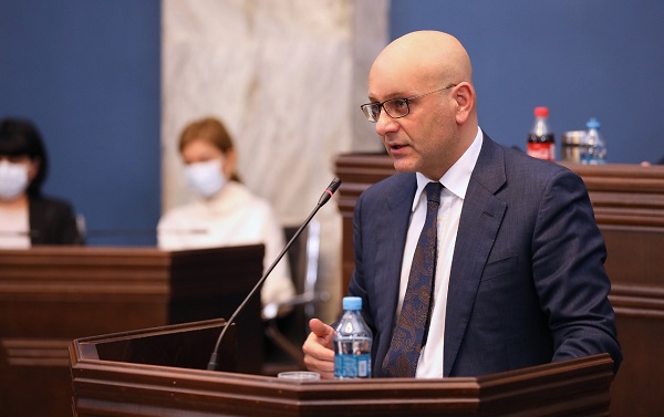 მაქსიმალურად უნდა შევეცადოთ, ვალი ჩამოვიყვანოთ ქვემოთ, რათა მომავალშიც, საჭიროების შემთხვევაში, შევძლოთ თანხების მობილიზება, როგორც ეს ახლა შევძელით - ივანე მაჭავარიანი ვალის მოცულობის შემცირებაზე