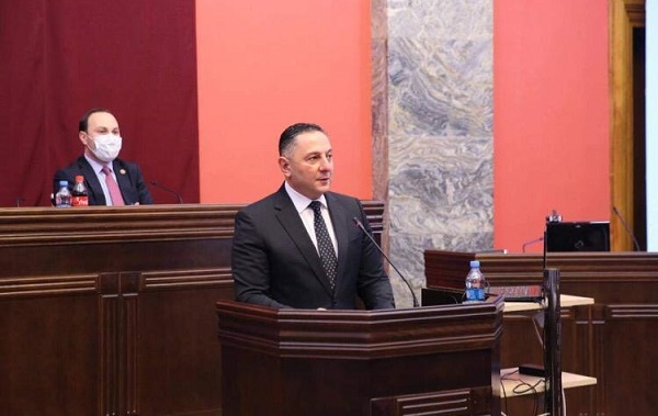 ვანო მერაბიშვილის მინისტრობის დროს ერთ წელიწადში მოხდა 2160 ყაჩაღობა, წელს გვაქვს 135 შემთხვევა - გომელაური