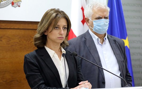 ექიმების ღირსეული ანაზღაურება მინიმუმ 3000 ლარის ფარგლებში უნდა იყოს - ეკატერინე ტიკარაძე