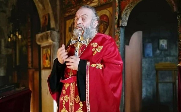დეკანოზი თადეოზ სარალიძე შენდობას ითხოვს