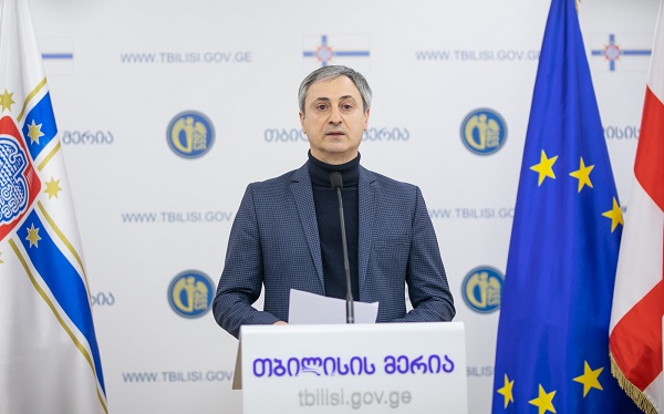 ჩუღურეთის გამგეობა ჩუბინაშვილის 52-ში მდებარე შენობაში შეჭრილ მოქალაქეებს ქირით უზრუნველყოფას სთავაზობს