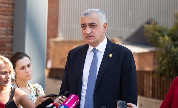თუ პარლამენტი საბოლოდ გააუქმებს მანდატებს და არანაირ კომპრომისზე არ წამოვა ოპოზიციასთან, მაშინ გაზაფხული იქნება ძალიან ცხელი - ხაზარაძე