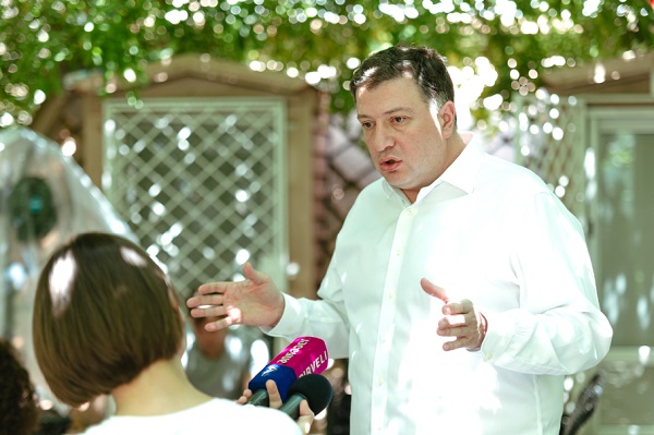 თუ მაგდენი ვერ გაუგია ელისაშვილს, რომ ამდენ ხალხს გირაოს შეგროვების შესაძლებლობა არ გვიჭირს, მართლა ბრიყვი საცოდაობაა - გიგი უგულავა