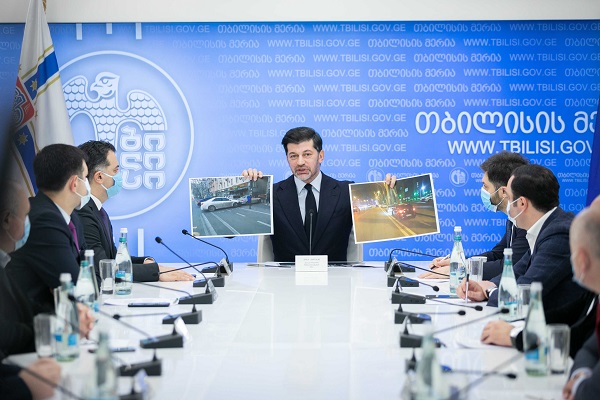 თუ მძღოლები ავტომობილებს ველობილიკებსა და საავტობუსე ზოლებში გააჩერებენ, დაჯარიმდებიან - კახა კალაძე