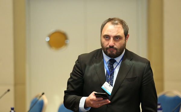 ბექა ნაცვლიშვილმა პარტია 