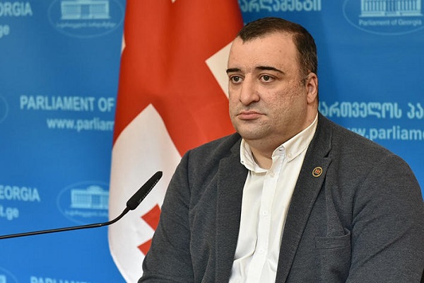 კრიმინალებთან მოლაპარაკების მაგიდასთან არ სხდებიან, სააკაშვილი არის კრიმინალი - იონათამიშვილი