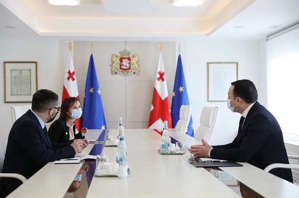 ირაკლი ღარიბაშვილმა და  წითელი ჯვრის საერთაშორისო კომიტეტის დესპანმა კავკასიაში უგზო-უკვლოდ დაკარგული პირების გადმოსვენების საკითხზე ისაუბრეს