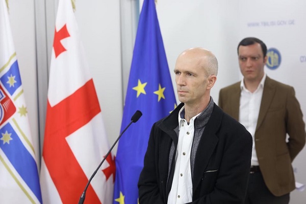 სავარაუდოდ ეს არის მასშტაბური მეწყერის საწყისი ფაზა - გერმანელი ინჟინერ-გეოლოგი
