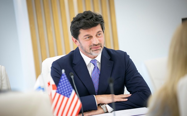 არსად მივდივარ, პოლიტიკაში დარჩენას კიდევ დიდი ხანს ვაპირებ - კახა კალაძე