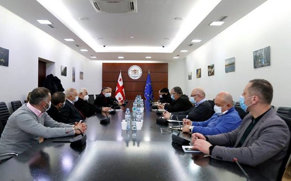 გიორგი ხანიშვილი პურის მწარმოებლებს, ხორბლისა და ფქვილის იმპორტიორებს შეხვდა