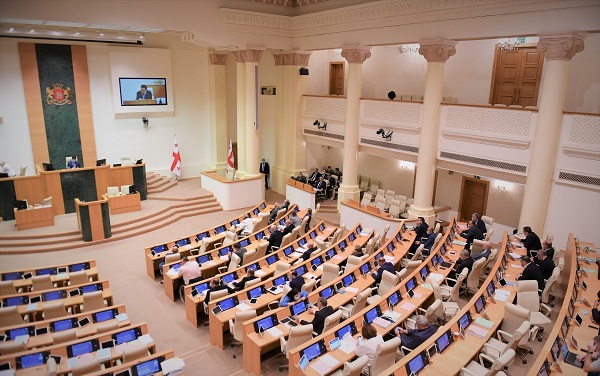 პარტიების დაფინანსებისა და რეგისტრაციიდან მოხსნის შესახებ კანონპროექტები დაკორექტირდება