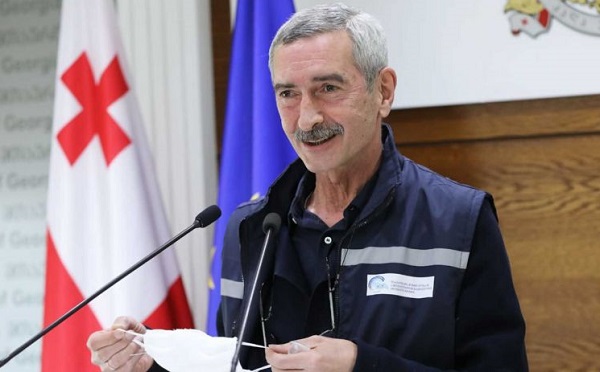 საქართველოში კორონავირუსის ვაქცინით პირველი პაატა იმნაძე ღია ეთერში აიცრება