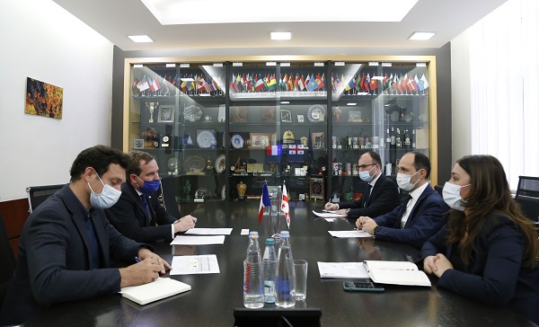 ლევან დავითაშვილი საფრანგეთის რესპუბლიკის საგანგებო და სრულუფლებიან ელჩს საქართველოში, დიეგო კოლასს შეხვდა