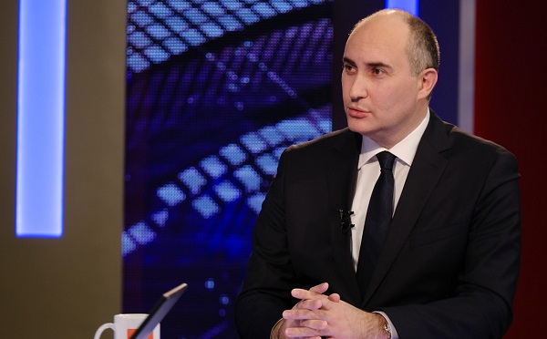 ჩვენ პირველი ხელმძღვანელობა ვართ უწყებაში, ვინც პრაქტიკულად სრულიად თქვა უარი საბჭოთა მემკვიდრეობაზე - თავდაცვის მინისტრი