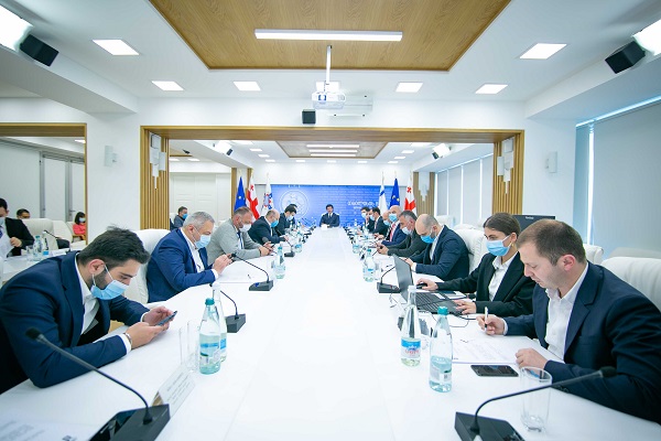 თბილისის მერიის ზოგიერთი სამსახური უქმე დღეებში ფუნქციონირებას განაგრძობს