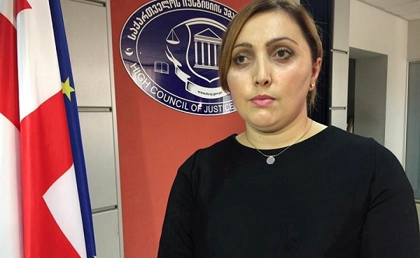 მოქმედმა მოსამართლემ შვებულება აიღო, შვილთან წავიდა აშშ-ში და დარჩა - ნაზი ჯანეზაშვილი