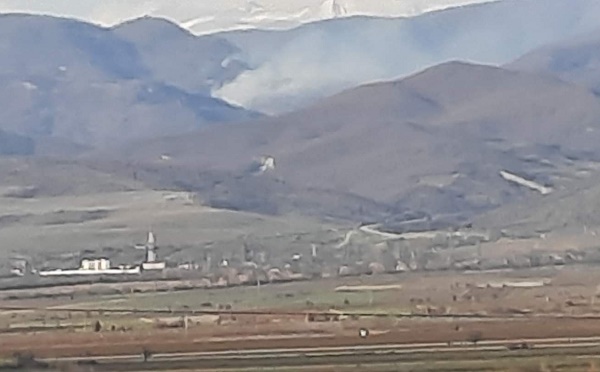 სოფელ ხურვალეთთან მთაში ხანძარია
