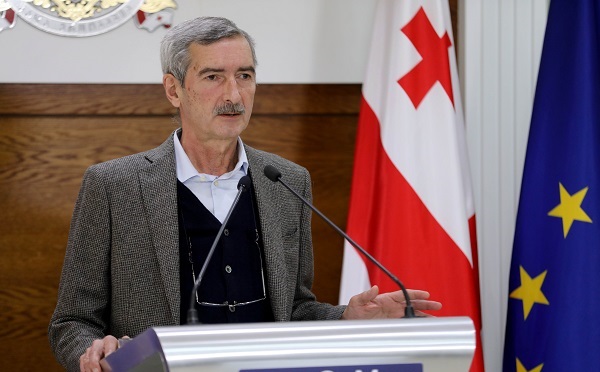 მთავრობა სახმელეთო საზღვრების გახსნაზე მსჯელობს
