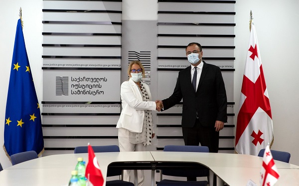 იუსტიციის მინისტრი თურქეთის ელჩს შეხვდა