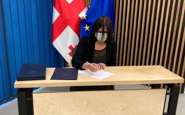 თამარ კორძაიამ შარლ მიშელის დოკუმენტს ხელი მოაწერა