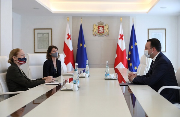 ირაკლი ღარიბაშვილი კელი დეგნანს შეხვდა
