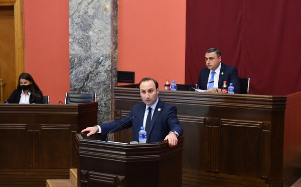იურიდიულ საკითხთა “ქართული ოცნების“ მომზადებულ ამნისტიის კანონპროექტს მხარი დაუჭირა