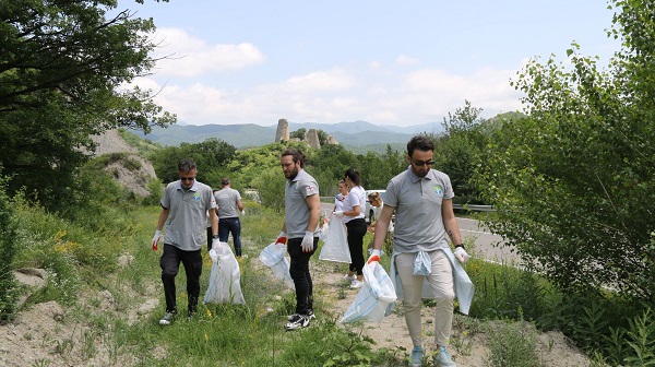 უჯარმის ციხის მიმდებარედ, ტურისტულად აქტიურ ტერიტორიაზე, დასუფთავების აქცია გაიმართა