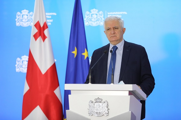 სანამ მოსახლეობის დაახლოებით 30% არ აიცრება, პირბადე ჩვენს მთავარ იარაღად რჩება - ამირან გამყრელიძე