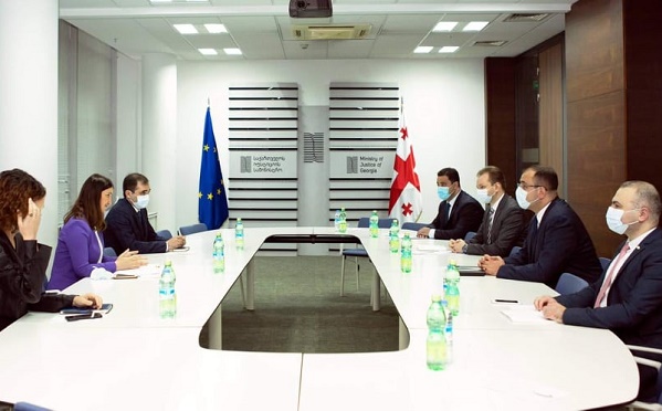 იუსტიციის მინისტრი სახელმწიფო ინსპექტორს შეხვდა