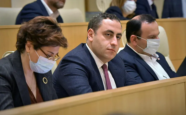 გუშინდელი საუბარი იყო კვლავ ბიძინა ივანიშვილის ვეზირის ბრძოლა, რომ სწორედ ის გახდეს პირველი - გიორგი ვაშაძე