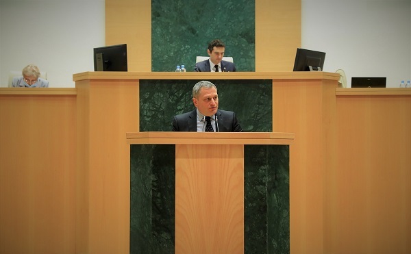 მზადდება წარმოუდგენელი მზაკვრობა საქართველოში - არმაზ ახვლედიანი