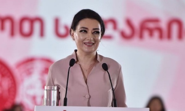 თაკო ჩარკვიანი პარლამენტში შევიდა
