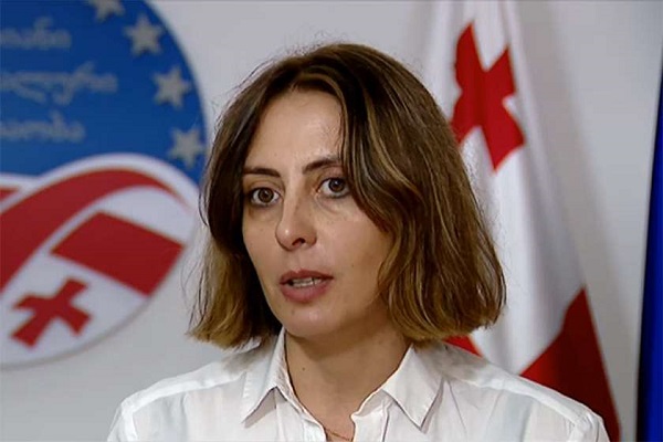ერთიც კურდღელია, მეორეც კურდღელია და გამოდის, რომ ბიძინა ივანიშვილი მგელია - ხატია დეკანოიძე კობახიძესა და გახარიაზე