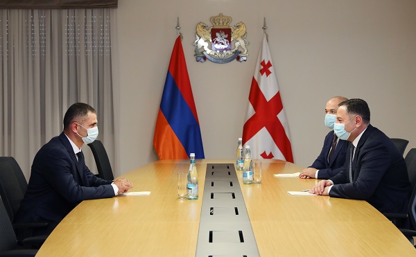შს მინისტრი სომხეთის სასაზღვრო ჯარების სარდალს შეხვდა